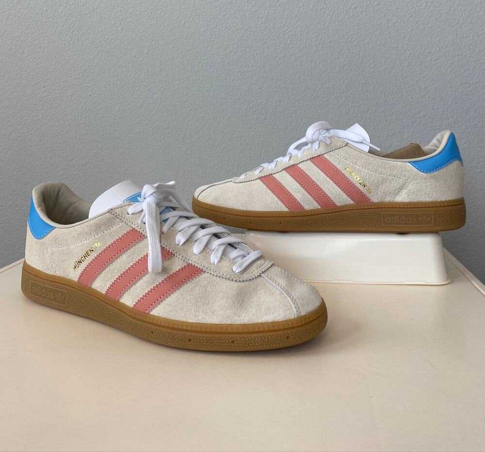 adidas Munchen 24 Suede Gum Shoes Mens 9.5 Cream Pink Blue IG6282 Terrace